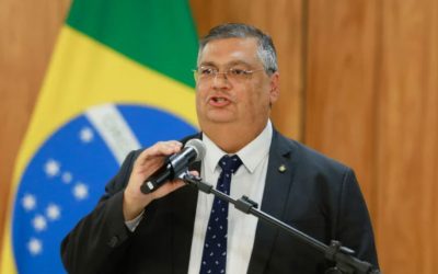 Ministro Dino anuncia assinatura do novo decreto de armas por Lula na sexta-feira